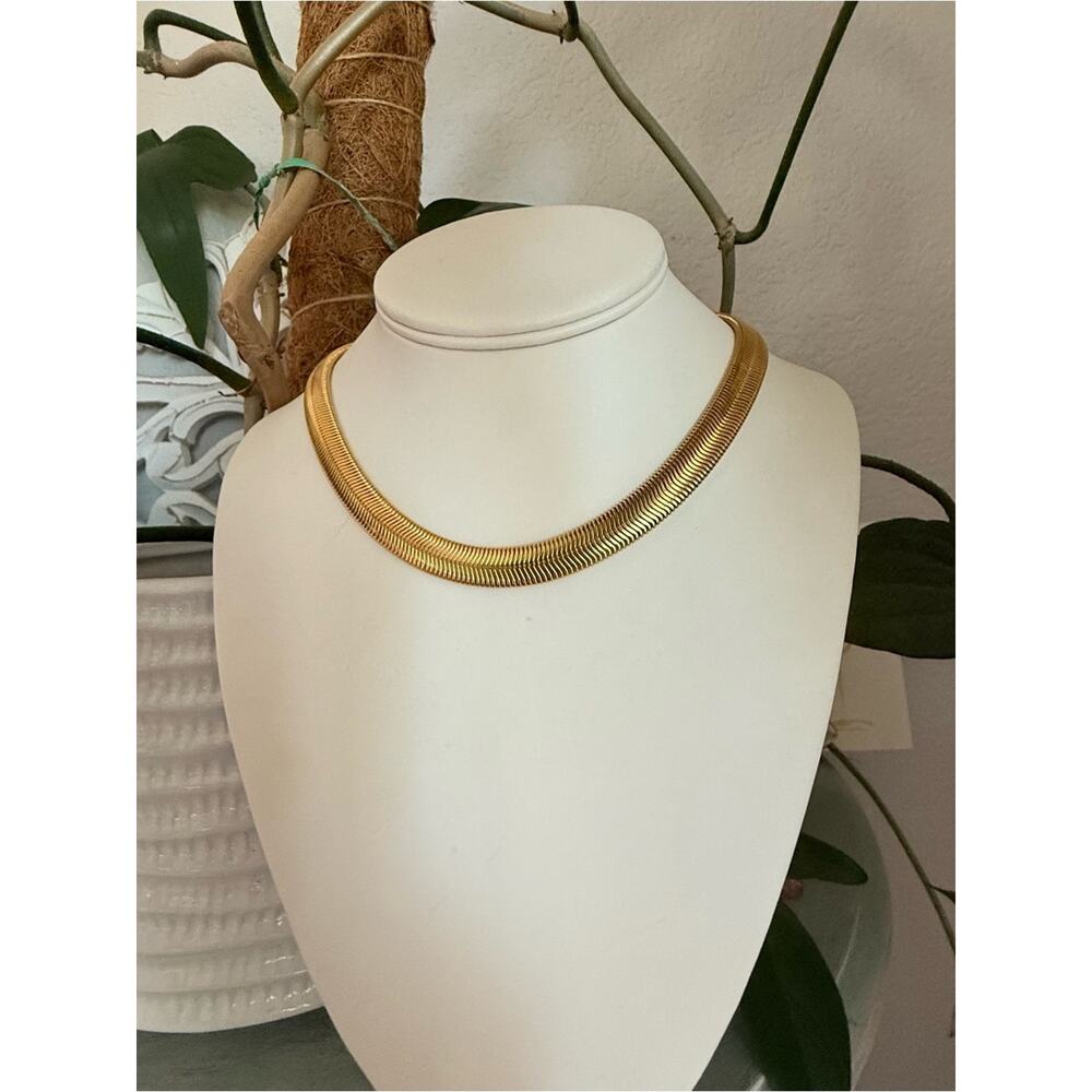 Gold Tone Snake Link Choker Necklace - Picture 4 of 8